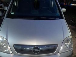 Silber Gebraucht 2007 Opel Meriva Van / Kleinbus | 750 € (Guter Preis)