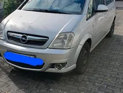Silber Gebraucht 2006 Opel Meriva Van / Kleinbus | 700 €