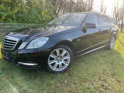 Schwarz Gebraucht 2012 Mercedes E250 Kombi | 6.899 € (Guter Preis)