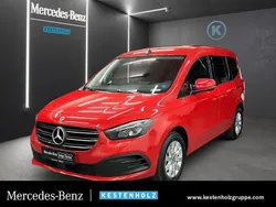 Rot Gebraucht 2024 Mercedes T180 Progressive Van / Kleinbus | 28.990 € (Fairer Preis)