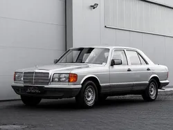 Silber Gebraucht 1984 Mercedes 380 SE Limousine | 18.790 €