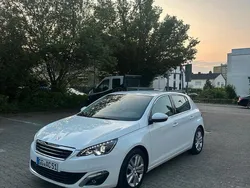 Weiß Gebraucht 2014 Peugeot 308 Limousine | 9.500 € (Etwas zu teuer)