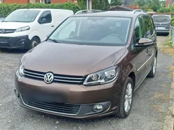 Braun Gebraucht 2014 VW Touran Highline Van / Kleinbus | 9.900 € (Fairer Preis)
