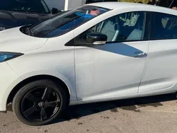 Weiß Gebraucht 2014 Renault Zoe Kleinwagen | 4.950 €