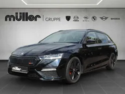 Crystalschwarz (metallic) Gebraucht 2021 Skoda Octavia RS Kombi | 33.490 € (Fairer Preis)