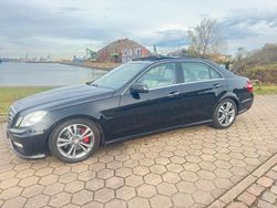 Schwarz Gebraucht 2011 Mercedes E350 Limousine | 9.000 € (Fairer Preis)