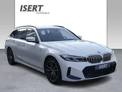 Weiß Gebraucht 2023 BMW 318 M Sport Kombi | 35.870 € (Fairer Preis)