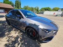 Grau Gebraucht 2023 Mercedes CLA45 AMG AMG Coupé | 59.999 € (Fairer Preis)