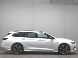 Weiss Gebraucht 2022 Opel Insignia Ultimate Kombi | 16.480 € (Guter Preis)