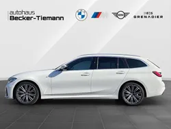 Alpinweiss iii Gebraucht 2021 BMW 320e M Sport Kombi | 25.810 € (Guter Preis)