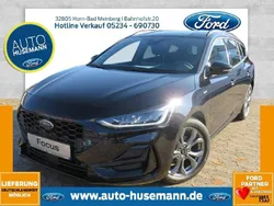 Obsidianschwarz metallic Gebraucht 2023 Ford Focus ST-Line X Kombi | 22.450 € (Fairer Preis)