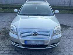 Silber Gebraucht 2006 Toyota Avensis Edition Kombi | 3.500 € (Fairer Preis)