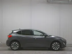 Grau Gebraucht 2020 Ford Focus Cool & Connect Limousine | 14.480 € (Guter Preis)