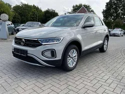 Ascotgrau Gebraucht 2024 VW T-Roc Life SUV | 25.900 € (Guter Preis)
