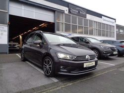 Grau Gebraucht 2015 VW Golf Sportsvan R-line Van / Kleinbus | 12.990 € (Fairer Preis)