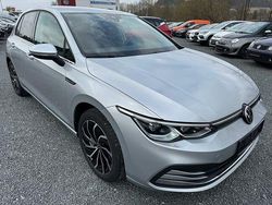 Silber Gebraucht 2020 VW Golf VIII Style Limousine | 18.278 € (Fairer Preis)