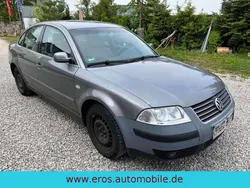 Grau Gebraucht 2003 VW Passat Comfortline Limousine | 490 € (Superpreis)