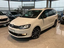 Pure white Gebraucht 2019 VW Sharan IQ Drive Van / Kleinbus | 33.390 € (Teuer)