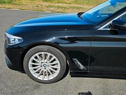 Schwarz Gebraucht 2020 BMW 520 Luxury Line Kombi | 22.800 € (Fairer Preis)