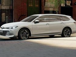 Weiß Gebraucht 2025 VW Passat Elegance Kombi | 45.680 € (Fairer Preis)