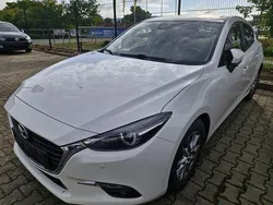 Weiss Gebraucht 2019 Mazda 3 Exclusive-Line Limousine | 16.990 € (Fairer Preis)