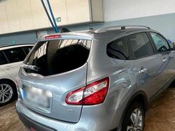 Grau Gebraucht 2011 Nissan Qashqai SUV | 6.500 € (Etwas zu teuer)