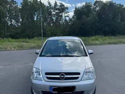 Silber Gebraucht 2006 Opel Meriva Van / Kleinbus | 3.800 € (Fairer Preis)