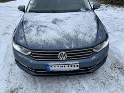 Blau Gebraucht 2015 VW Passat Comfortline Limousine | 13.500 € (Etwas zu teuer)