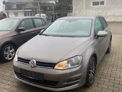 Grau Gebraucht 2016 VW Golf VII Limousine | 11.300 € (Fairer Preis)