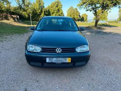 Grau Gebraucht 1999 VW Golf IV Kleinwagen | 2.099 € (Etwas zu teuer)