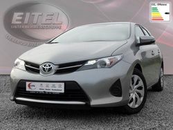 Silber metallic Gebraucht 2014 Toyota Auris Limousine | 12.990 € (Etwas zu teuer)