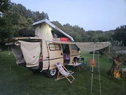 Beige Gebraucht 1988 Mitsubishi L300 Van / Kleinbus | 21.500 €