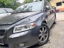 Grau Gebraucht 2012 Volvo V50 Kinetic Kombi | 1.900 €