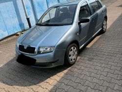 Grau Gebraucht 2003 Skoda Fabia Kleinwagen | 1.800 € (Fairer Preis)
