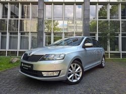 Silber Gebraucht 2016 Skoda Rapid Joy Limousine | 10.480 € (Fairer Preis)
