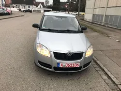 Silber Gebraucht 2009 Skoda Fabia Ambiente Limousine | 2.400 € (Fairer Preis)