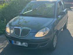 Grau Gebraucht 2005 Lancia Ypsilon Kleinwagen | 1.990 €