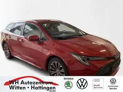 Emotional red Gebraucht 2021 Toyota Corolla Team Kombi | 19.817 € (Guter Preis)