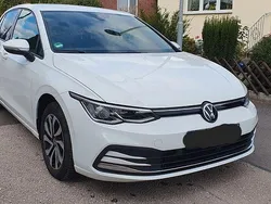 Weiß Gebraucht 2021 VW Golf VIII Active Limousine | 19.900 € (Guter Preis)