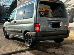 Grau Gebraucht 2006 Citroën Berlingo Van / Kleinbus | 3.300 € (Fairer Preis)