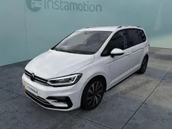 Weiß Gebraucht 2024 VW Touran Van / Kleinbus | 35.699 € (Fairer Preis)