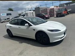 Weiß Gebraucht 2024 Tesla Model 3 Limousine | 32.200 € (Guter Preis)