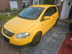 Gelb Gebraucht 2009 VW Fox Kleinwagen | 4.000 € (Teuer)