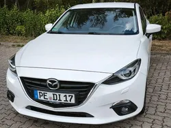 Weiß Gebraucht 2016 Mazda 3 Nakama Limousine | 10.100 € (Fairer Preis)