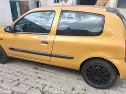 Gold Gebraucht 2002 Renault Clio II Kleinwagen | 1.600 €