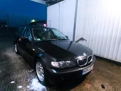 Schwarz Gebraucht 2003 BMW 318 Kombi | 2.500 €