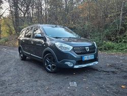 Grau Gebraucht 2017 Dacia Lodgy Celebration Van / Kleinbus | 9.900 € (Teuer)
