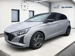 Lumen grey/ phantom black Gebraucht 2024 Hyundai i20 Prime Kleinwagen | 21.650 € (Fairer Preis)
