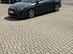 Grau Gebraucht 2020 Kia ProCeed Kleinwagen | 16.990 € (Superpreis)