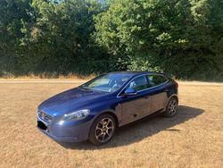 Blau Gebraucht 2015 Volvo V40 Ocean Race Kombi | 13.600 € (Etwas zu teuer)